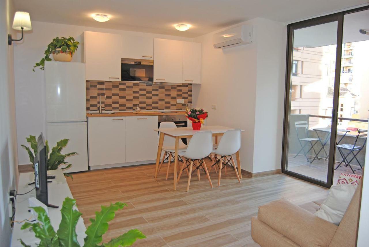 Recently Refurbished Apartment With Sea Views. Fuengirola Exterior photo