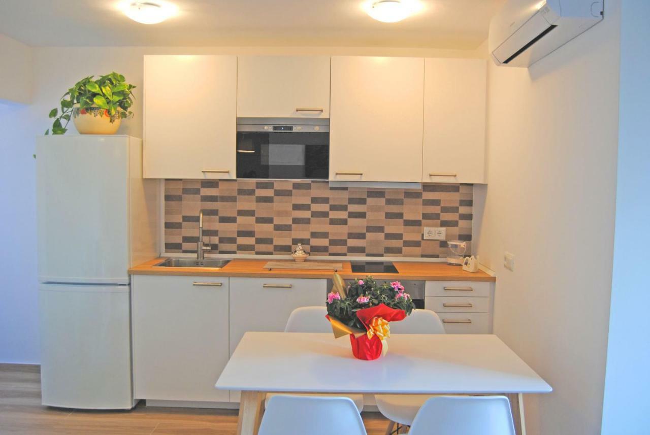 Recently Refurbished Apartment With Sea Views. Fuengirola Exterior photo